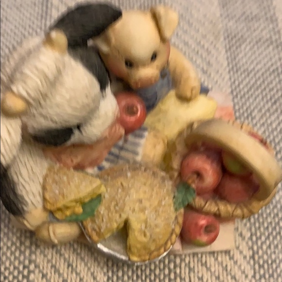 Mary’s Moo Moos figurine. - Picture 3 of 3